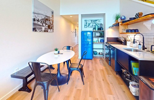 Seaside Villa | The Commons Pond View Assignment 6