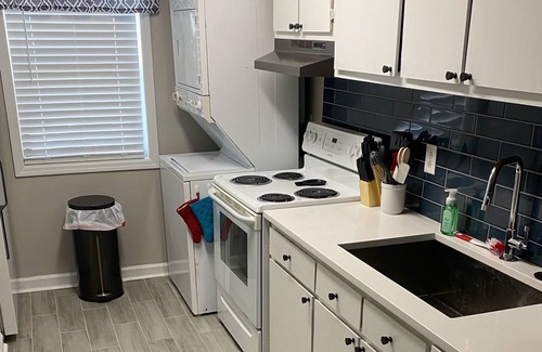 Athens Condo | The Condo at Appleby…1 mile to stadium & downtown