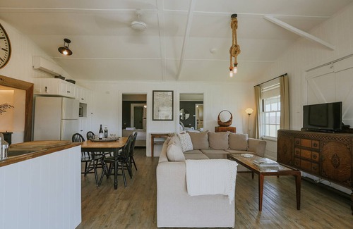Pokolbin Cottage | The Cook's House at Corunna Station