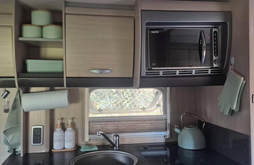 Cambridge House | The Cosy Hide - a romantic, rural retreat