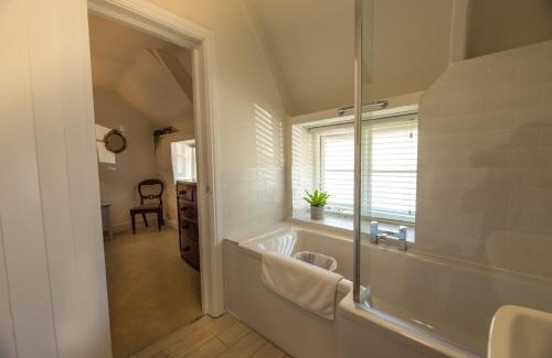 Totnes Hotel | The Cott Inn