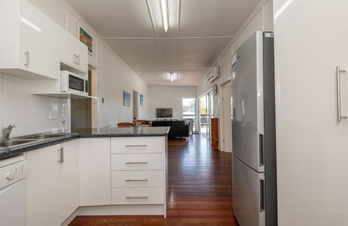 Bargara House | The Cottage 16 Clarke Street Bargara