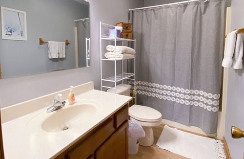 Beech Mountain Cottage | The Cottage at Coffey-7 min to Skiing, Cozy Fireplace, Expansive Mountain Views