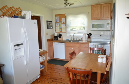 Cambridge Cottage | The Cottage at Heron Cove is a Cozy waterfront cottage on a Secluded Peninsula
