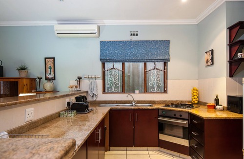 Durban North Cottage | The cottage at The Brother's Guest House, Durban North