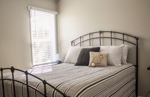 Merriam Woods Cottage | The Cottage at Willow Hill- Minutes from Branson!
