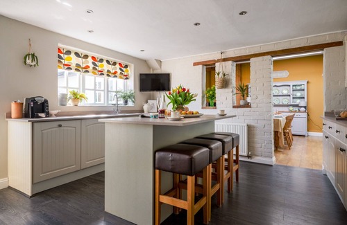 Dawlish Cottage | The Cottage - Characterful, coastal with hot tub