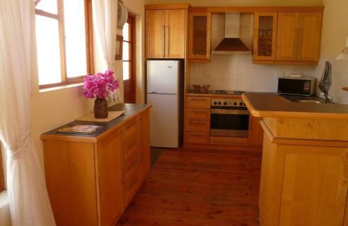 Somerset West Apartment | The Cottage, Heide Avenue