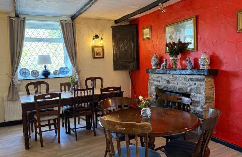 Pentrefelin Hotel | The Cottage Inn