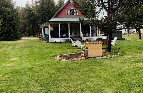 Donnelly House | The Cottage is .5 mile to Cascade lake and 12 miles to Tamarack skiing