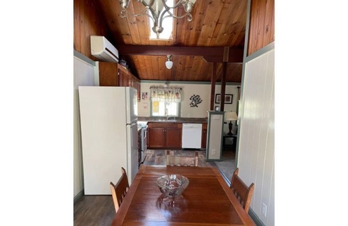 Lakeport Cottage | The Cottage on Sixth