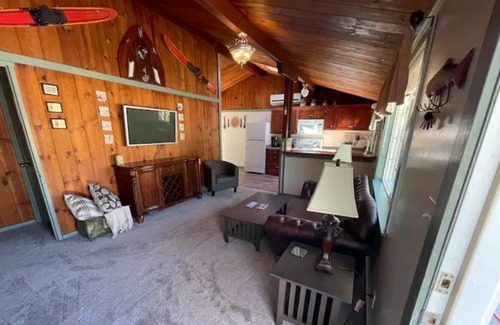 Lakeport Cottage | The Cottage on Sixth