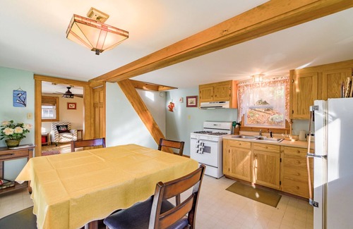 Camden Cottage | The Cottage on Sunset Ridge
