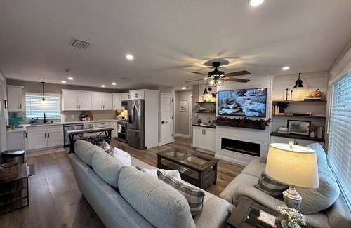 Titusville House | The Country Club Cottage NEW! Watch launches from driveway or walk to the river!