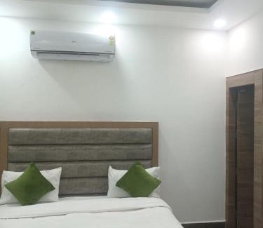 Mathura Bed & Breakfast | The Country House