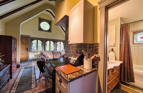 Powassan Cabin | The Couples Cabin at Upper Garden Nature Retreat