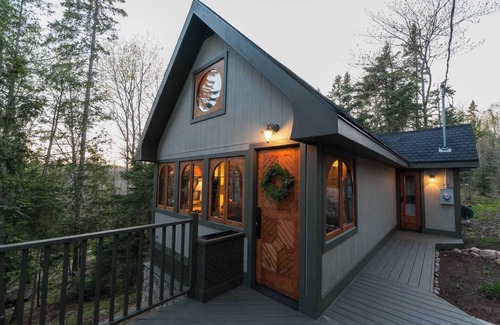 Powassan Cabin | The Couples Cabin at Upper Garden Nature Retreat