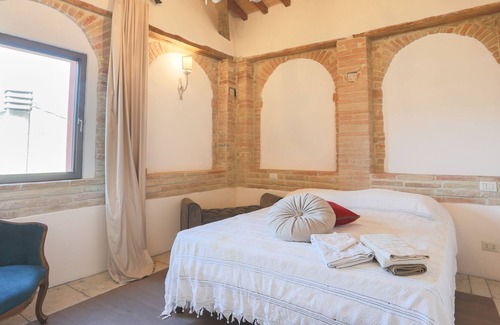 Narni Villa | The Court of Narnia - Private Villa