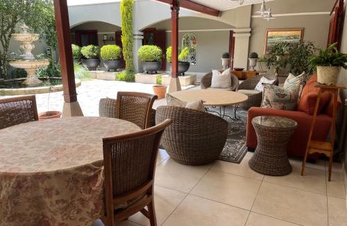 Nottingham Road House | The Courtyard at La Loggia