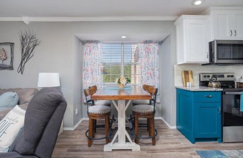 Indian Point Apartment | The Cove 13-4 By SDC, Big Deck, Pool, Hot Tub, By Lake , No Stairs