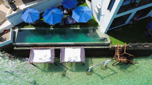 Ceningan Island Bed & Breakfast | The Cove Bali