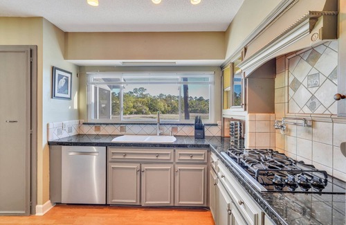 Savannah House | The Cove House- Close to Downtown and Tybee!