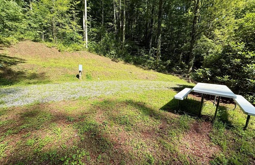 Robbinsville RV Rental | The Cove Site 3- 50 Amp, Full Hookup, Picnic Table