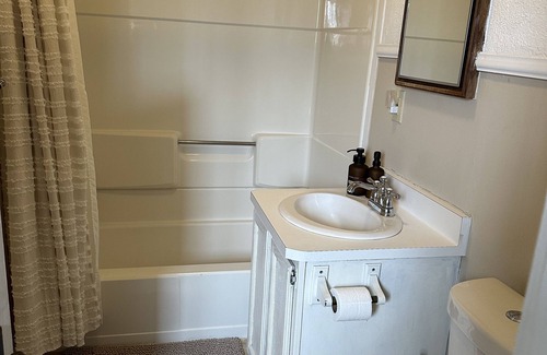 Fitzwilliam Apartment | The Covey House 2BR Apt