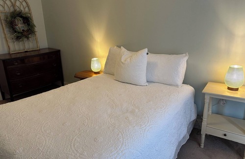 Fitzwilliam Apartment | The Covey House 2BR Apt