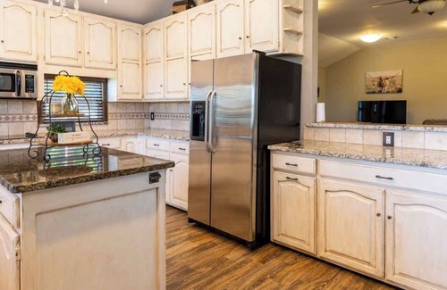Noble County House | The Cowboy Family’s Retreat -15 min to Stillwater, 20 min Boone Pickens, & GIA