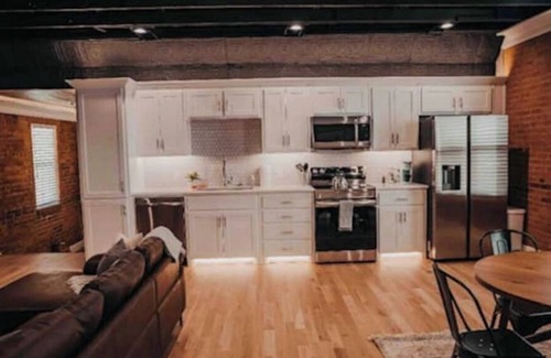 Ennis Apartment | The Cowtown Loft, Ennis