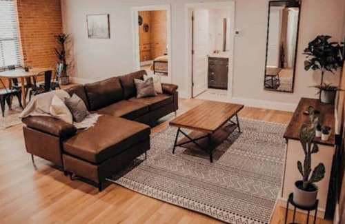 Ennis Apartment | The Cowtown Loft, Ennis