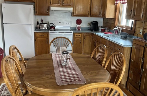 Geneseo Cabin | The Cozy Cabin On Long Point