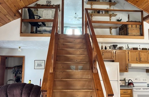 Geneseo Cabin | The Cozy Cabin On Long Point