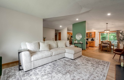 Eau Claire House | The Cozy Collective -