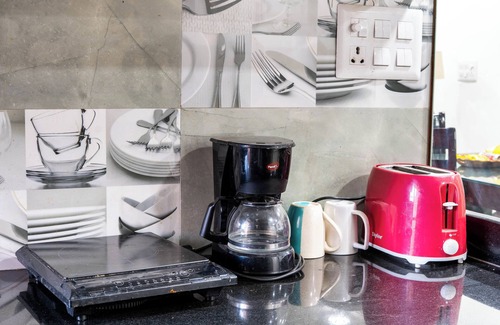 Taj Ganj Apartment | The Cozy Comfort Near Taj 3BR By Homeyhuts