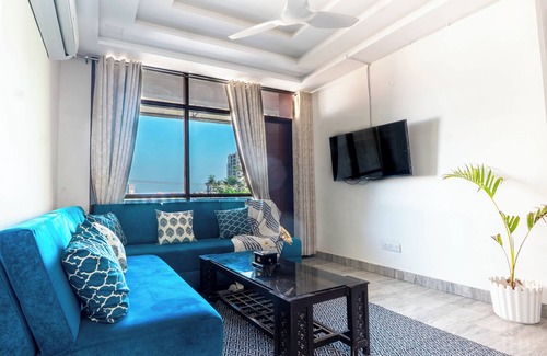 Taj Ganj Apartment | The Cozy Comfort Near Taj 3BR By Homeyhuts