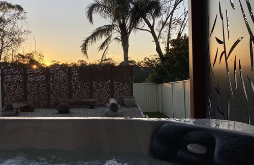 Hill Top Cottage | The Cozy Cottage - private hot tub, breakfast & a bottle of local wine.