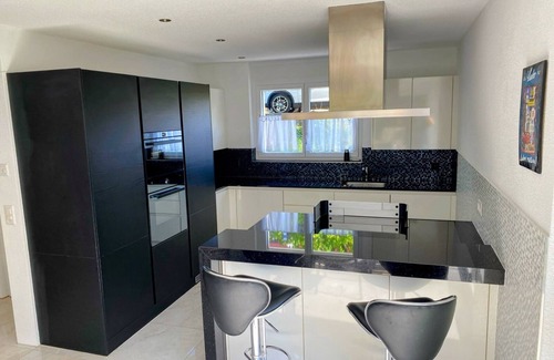 Dietikon District House | The cozy house - 15 min to Zurich main station; Free parking; Fitness; Kitchen