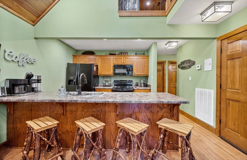 Cub Run Cabin | The Cozy Nolin Cabin in Mammoth Cave, KY makes for the Perfect Lakefront Getaway