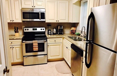 Conyers House | The Cozy Pearl Townhome - 10 mins to horse park!