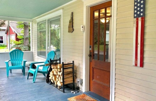 Bethlehem House | The Craftsman Farmhouse with Modern Flair