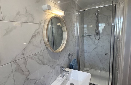 Saltash Hotel | The Crooked Inn
