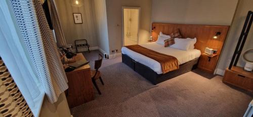 Knutsford Hotel | The Cross-Keys Hotel