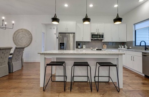 Lakehurst House | The Cross Wind House