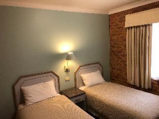 Junee Hotel | The Crossing Motel