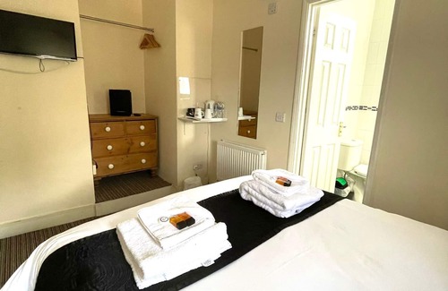 Windsor Hotel | The Crown And Cushion