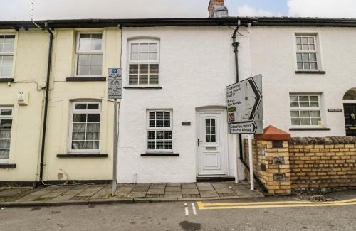 Gilwern House | The Cwtch