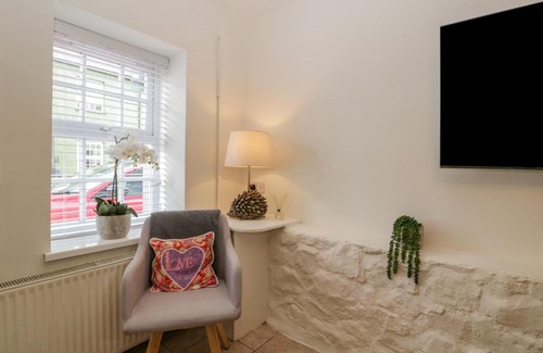 Gilwern House | The Cwtch