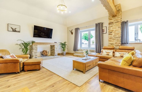 Clay Cross House | THE DAIRY, pet friendly, with a garden in Clay Cross